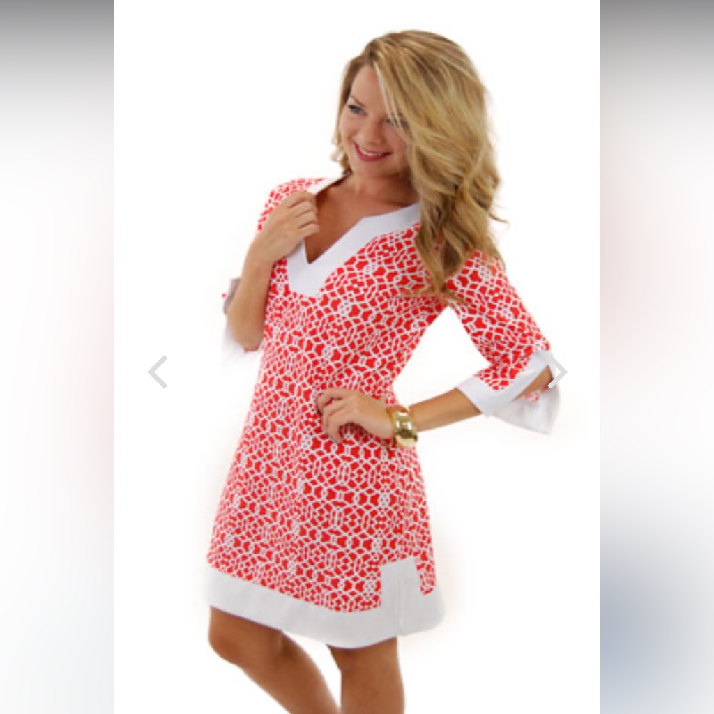 Jude Connally Coral And White Geometric Vneck Shift Dress